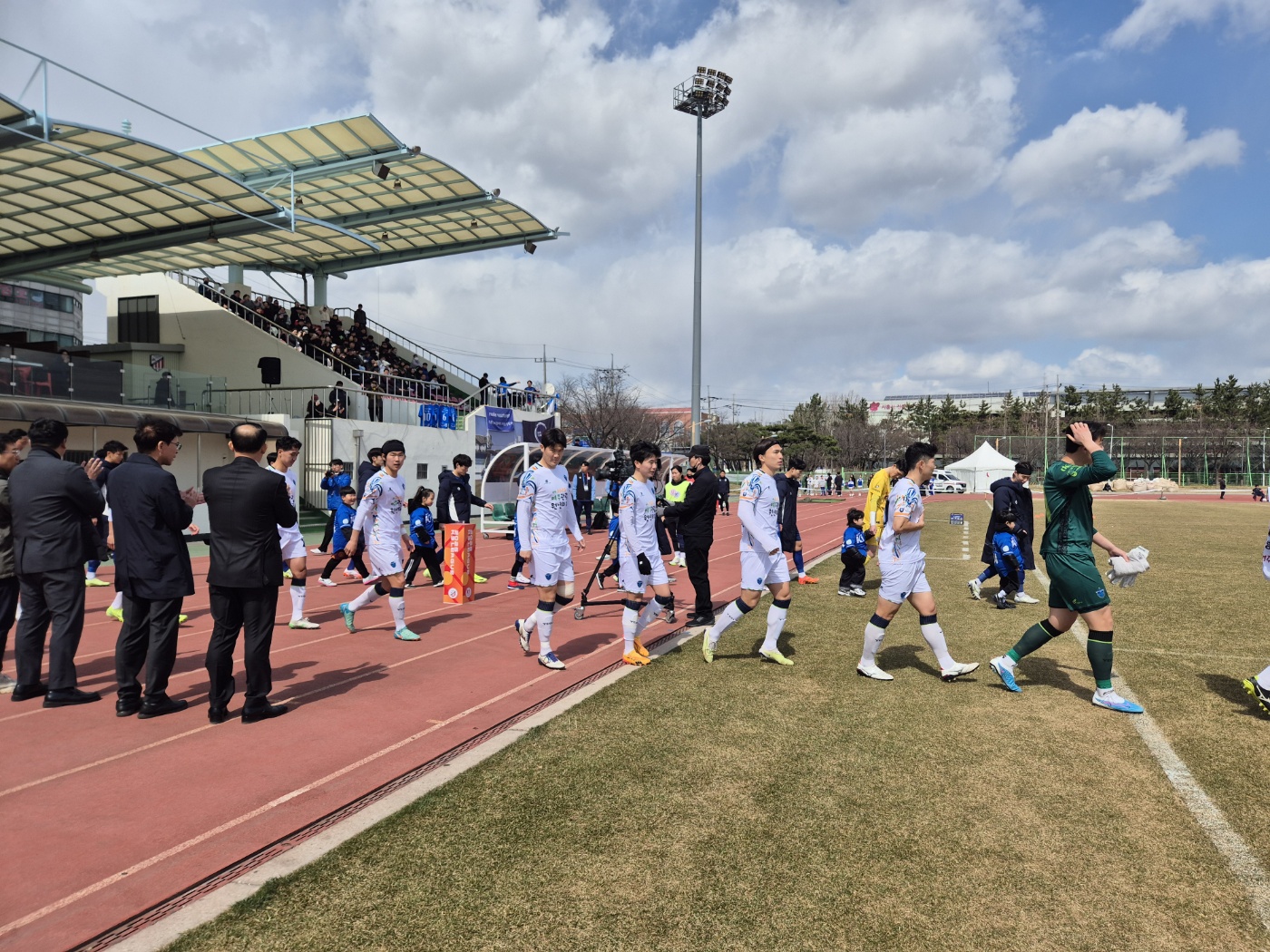 e03afc94981bebcc235aefb8c0f240b1_1743404318_864.jpg
